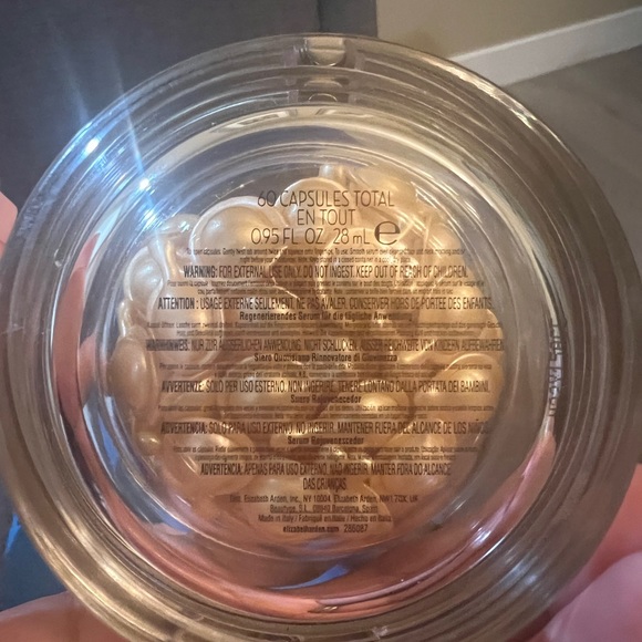 Elizabeth Arden- Advanced Ceramide Capsules Daily Youth Restoring Serum - Picture 9 of 9